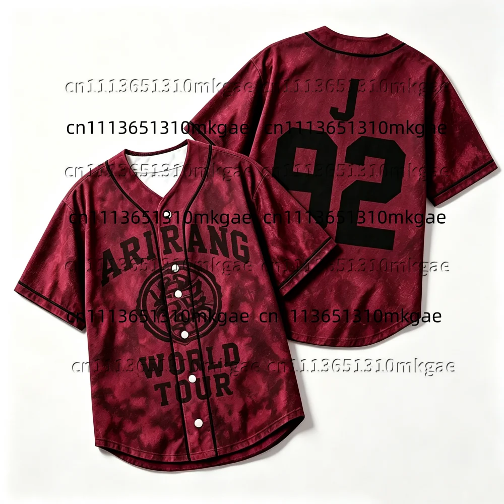 Kpop-Mode Rotes Batik-Baseball-Jersey für Männer Arirang Nummer Buchstabe 92-97 Druck Kurzarm Knopfleiste Hip-Hop Streetwear Hemden – Detail 8