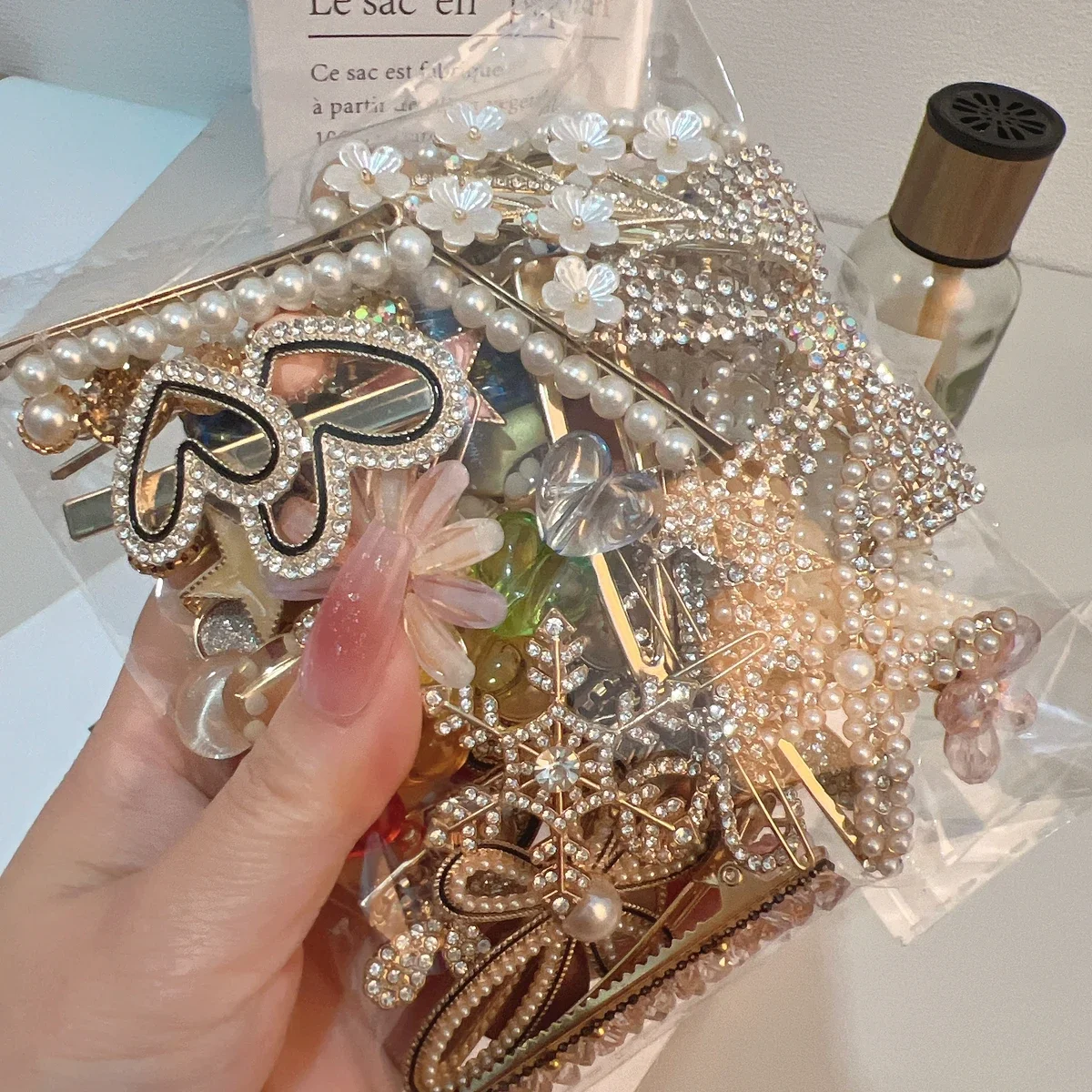 12/50 Pieces Stylish Elegant Pearl Bow Hair Clips French Chic Side Clips for Daily Use image 4