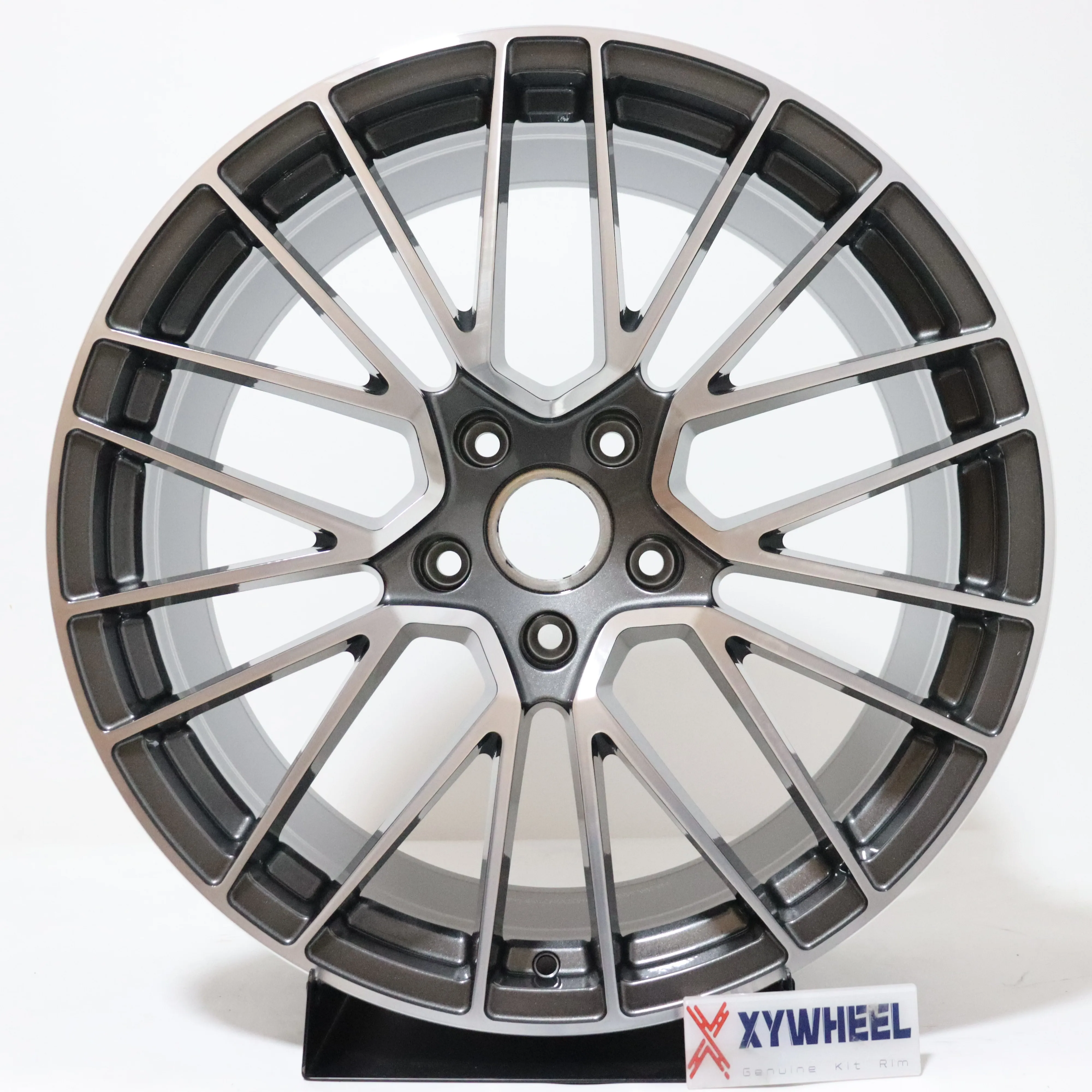 

Кованые диски Custom Wheels 6061-T6, цвет Gun Grey с машинной обработкой поверхности, дизайн для Cayenne, размеры 18, 19, 20 дюймов, 5*112, 66.6, для Cayenne.