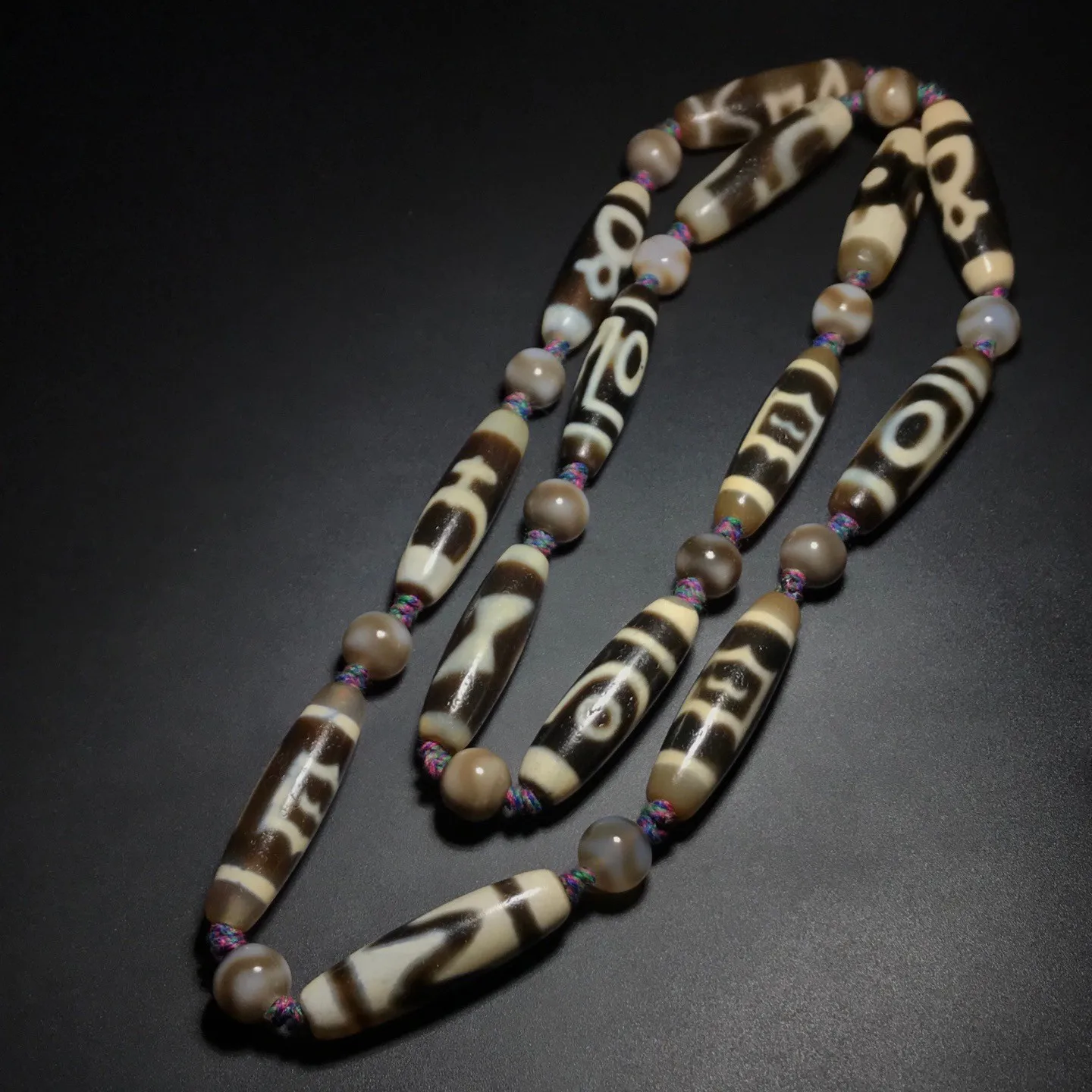 Tibetan Old Agate Dzi *Multiple patterns* Beads Necklace J0501