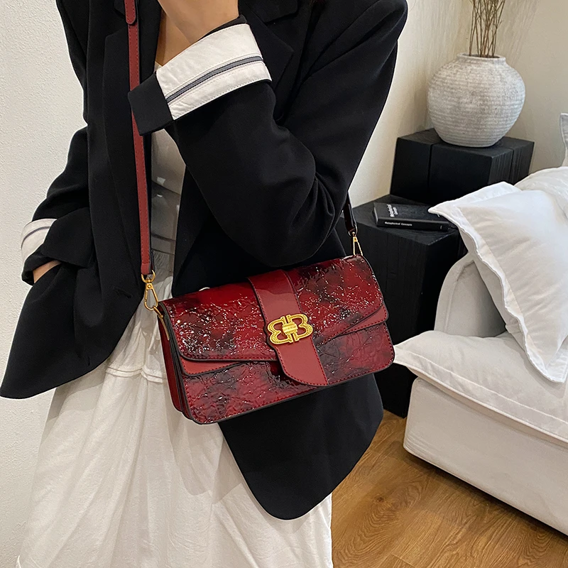 

Chic Stylish Clutch Purse Bag For Women Party Night With Mini Design And Simple Letter Logo Vintage Look