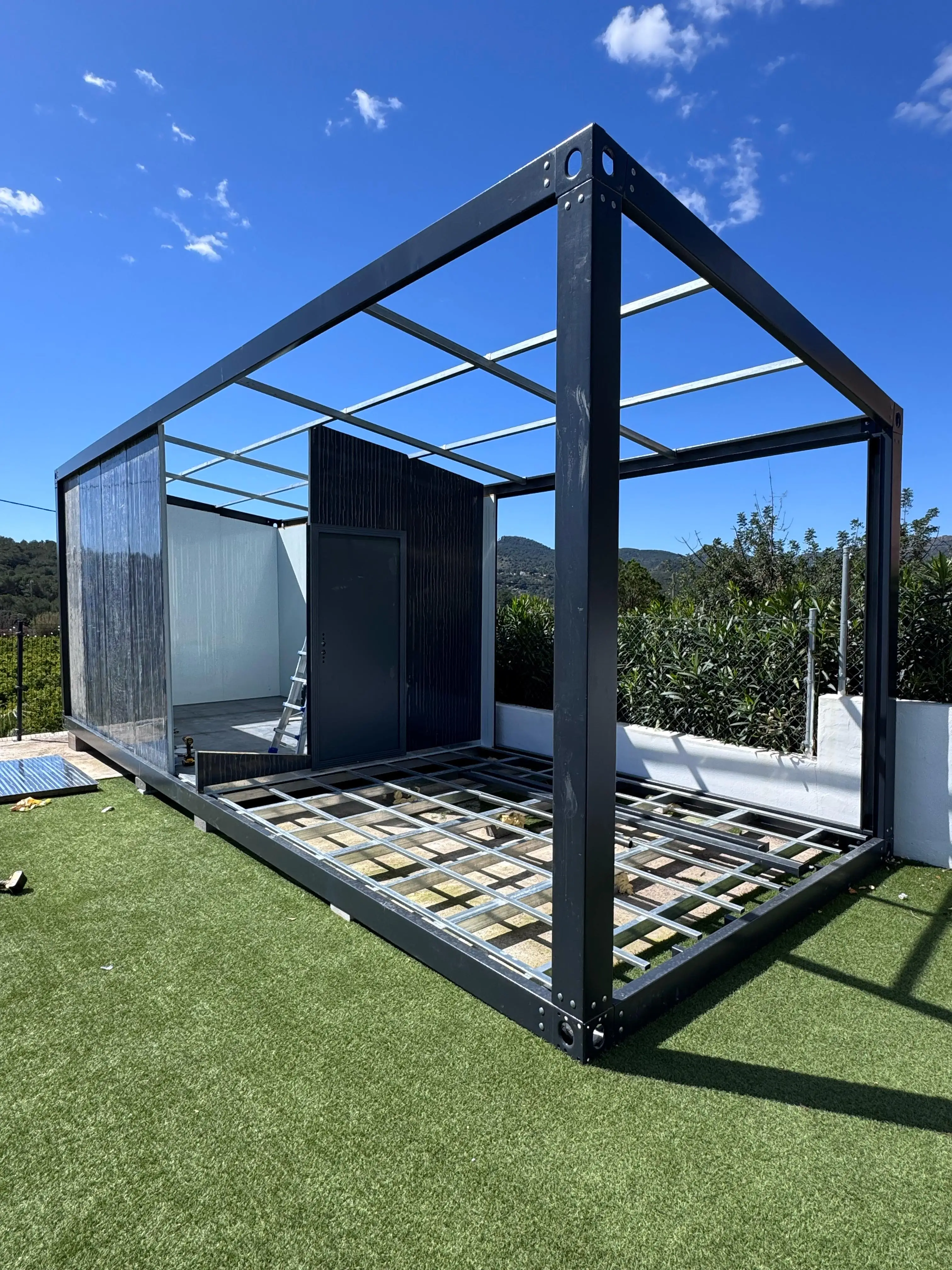 Flat Pack Modular Container Frame Sloped Portable Frame Galvanized Steel Easy Installation Pitched Frame for Various Uses
