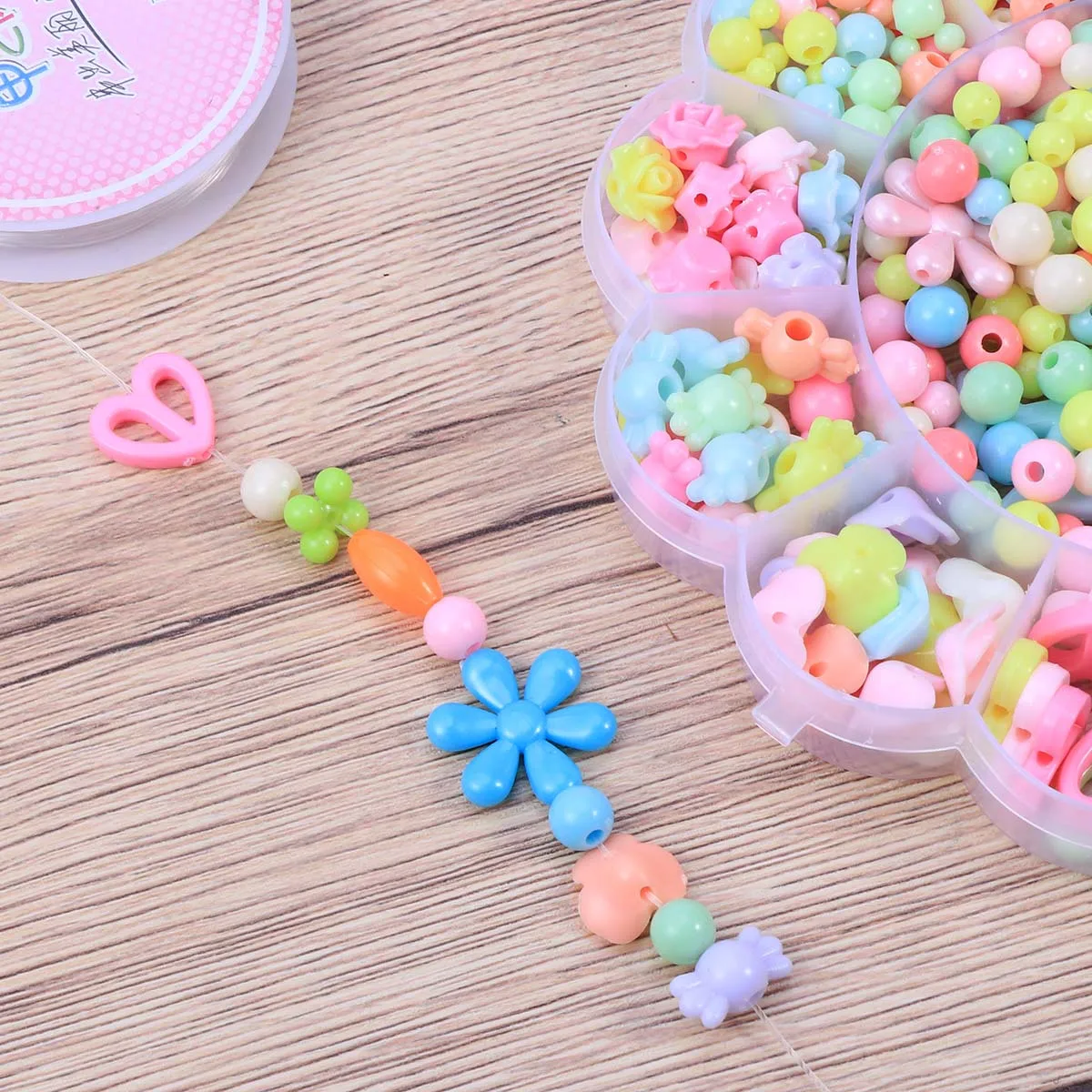 1 set di perline assortite per la creazione di gioielli, kit artigianali, bracciale fai da te, collana, orecchini, giochi creativi per bambini, set di perline per bambini
