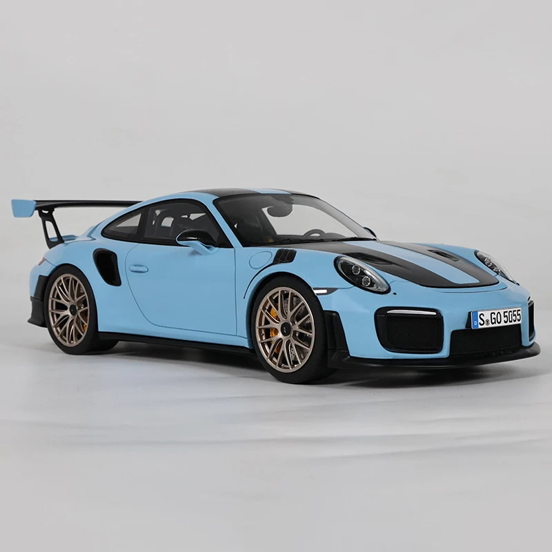 GT Spirit 1:18 GT2 RS modello di auto in resina CLDC027