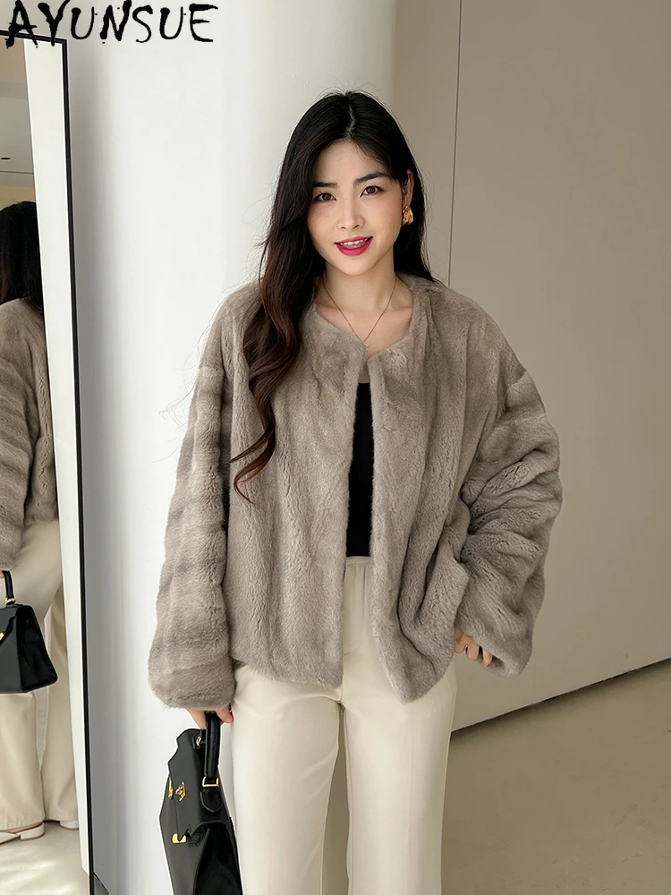 سترة نسائية من فرو المنك المخملي الطبيعي من AYUNSUE سترة شتوية فاخرة من فرو المنك بالكامل لملابس النساء 2025 جودة عالية كوكفاتا ميسهوم