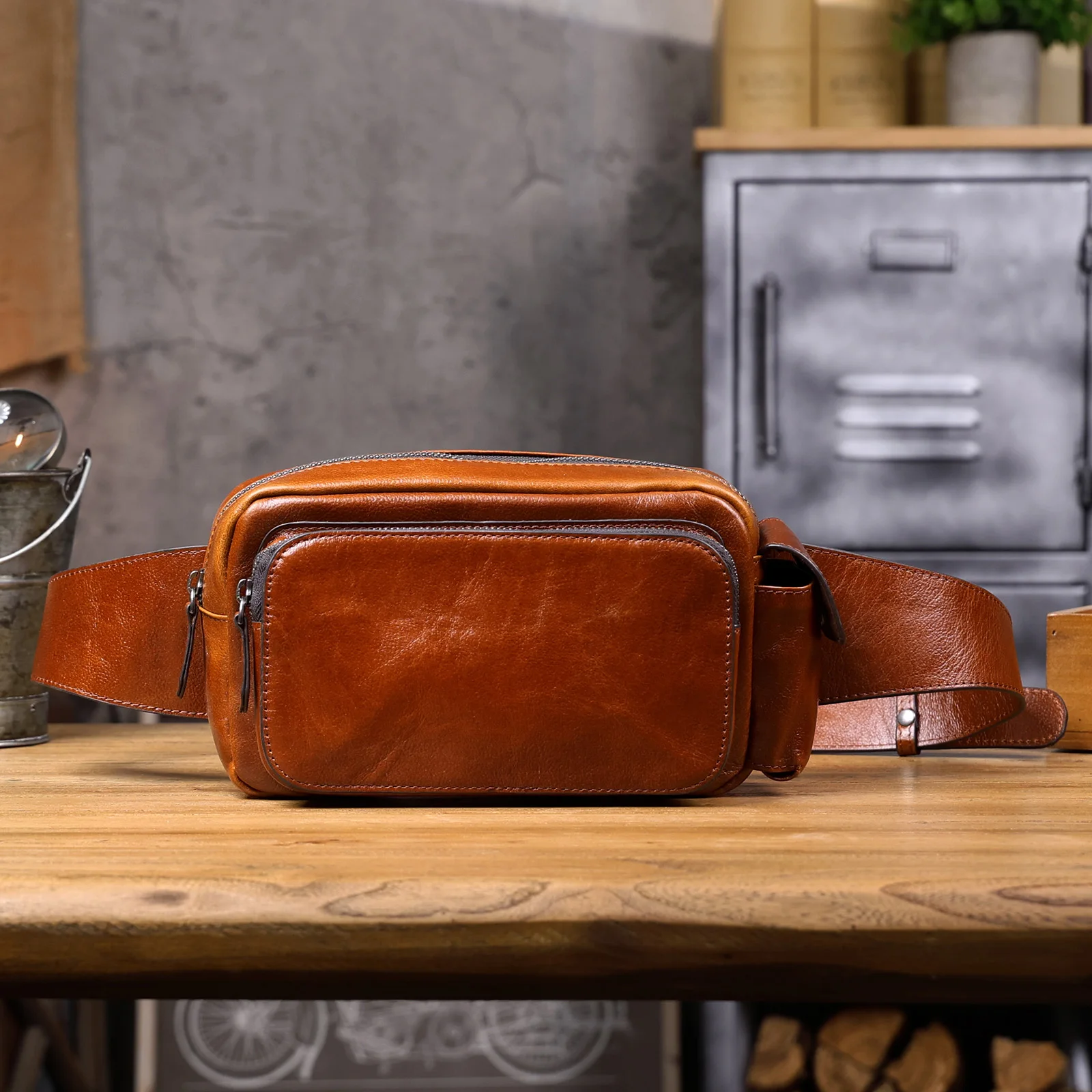 Vintage-Umhängetasche aus hochwertigem, pflanzlich gegerbtem Echtleder für Herren, modische Schultertasche, Motorrad-Umhängetasche – Detail 7