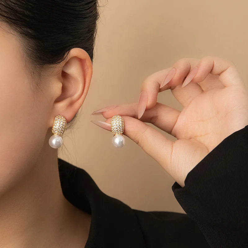 

French retro full zirconium pearl stud earrings light luxury high sense simple exquisite Korean version earrings niche design