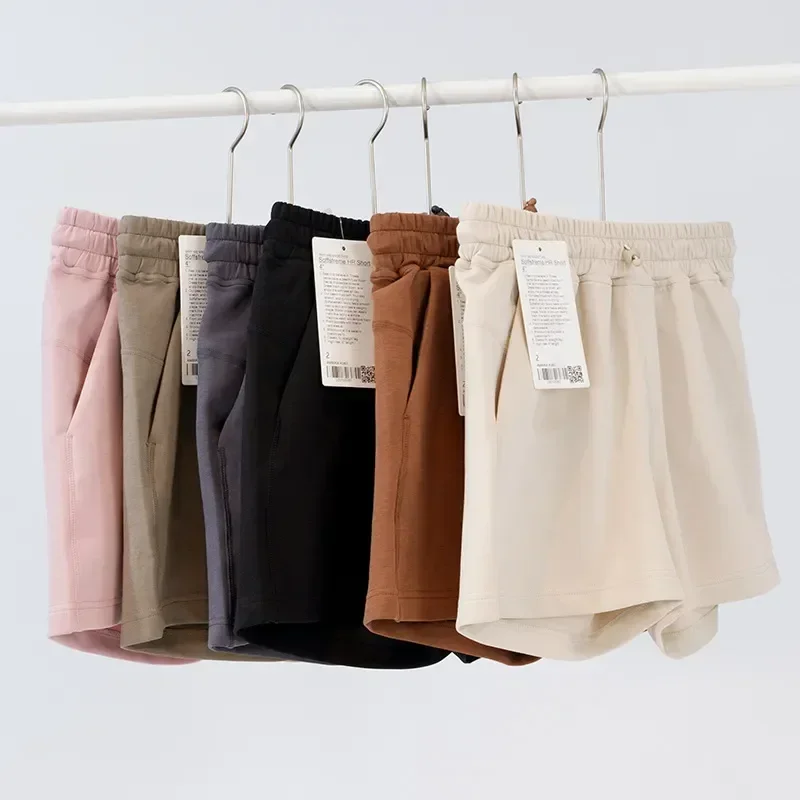 

Women's high-waisted loose yoga shorts, air-layer fabric, breathable and comfortable, suitable for running, fitness, and sports.