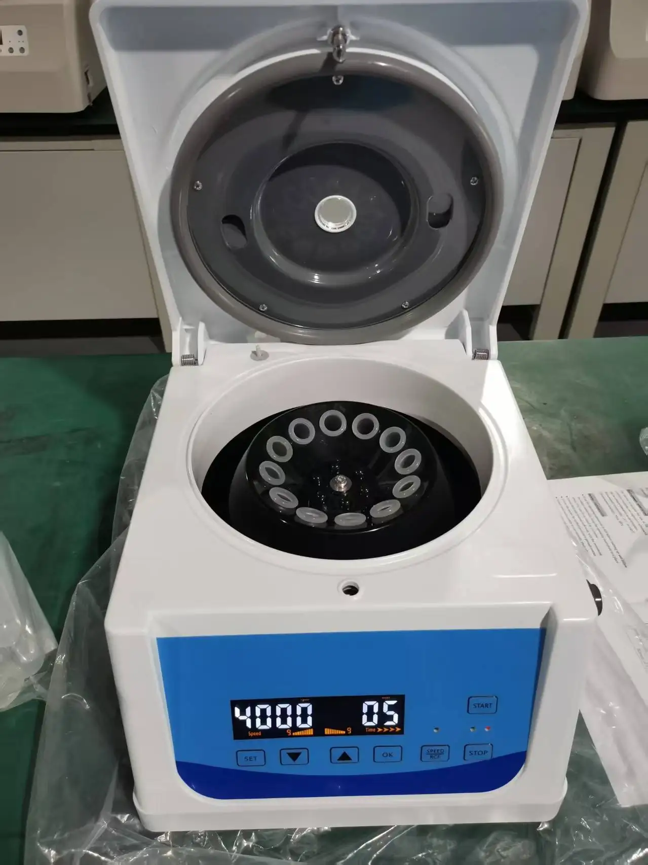 CE TD4C LCD Display Plasma Seperation 12 Tubes 10ml 5ml 15ml 4000RPM Low Speed Centrifuge Portable Laboratory Centrifuge