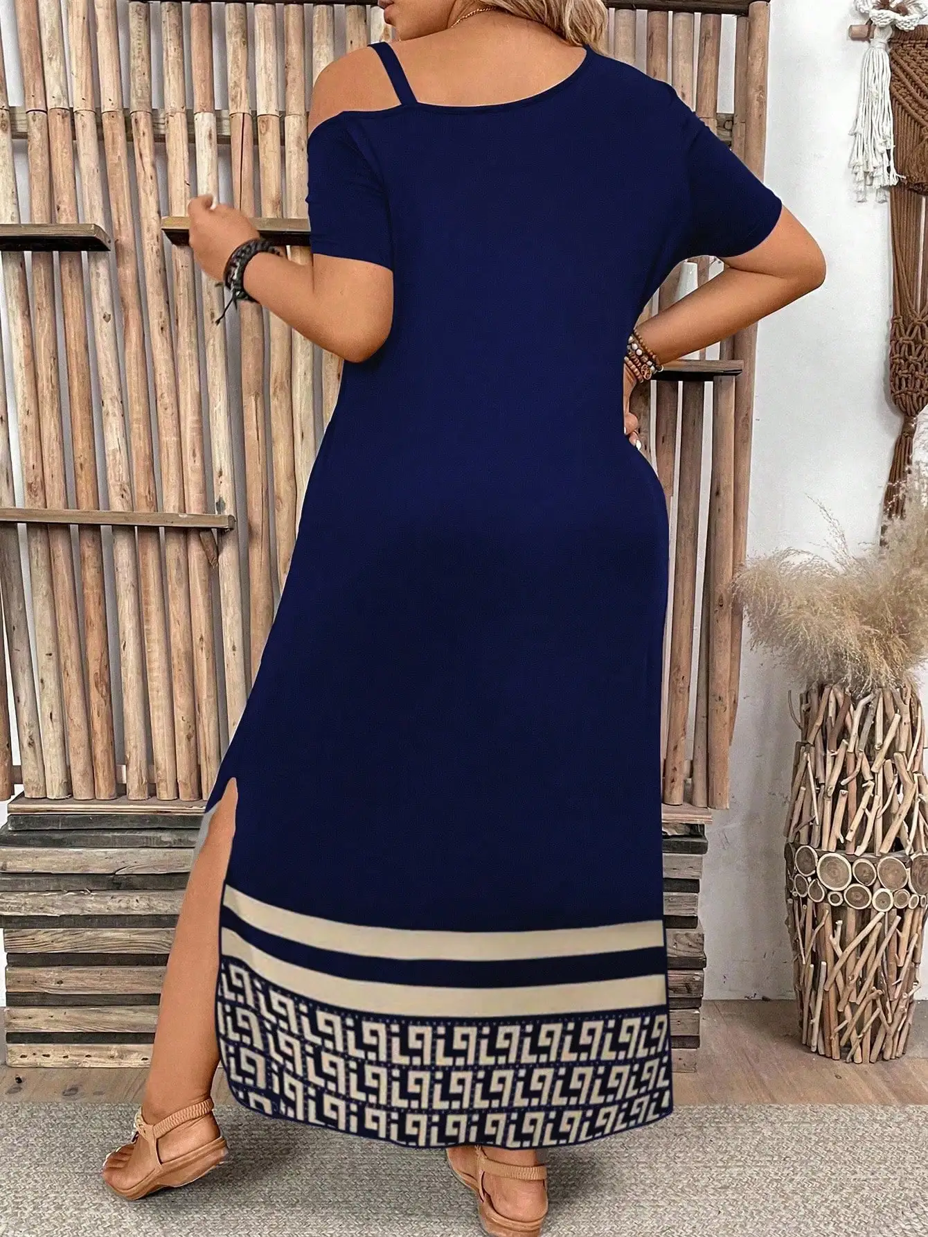 

Женское повседневное платье макси больших размеров с открытыми плечами и геометрическим узором, летнее длинное платье