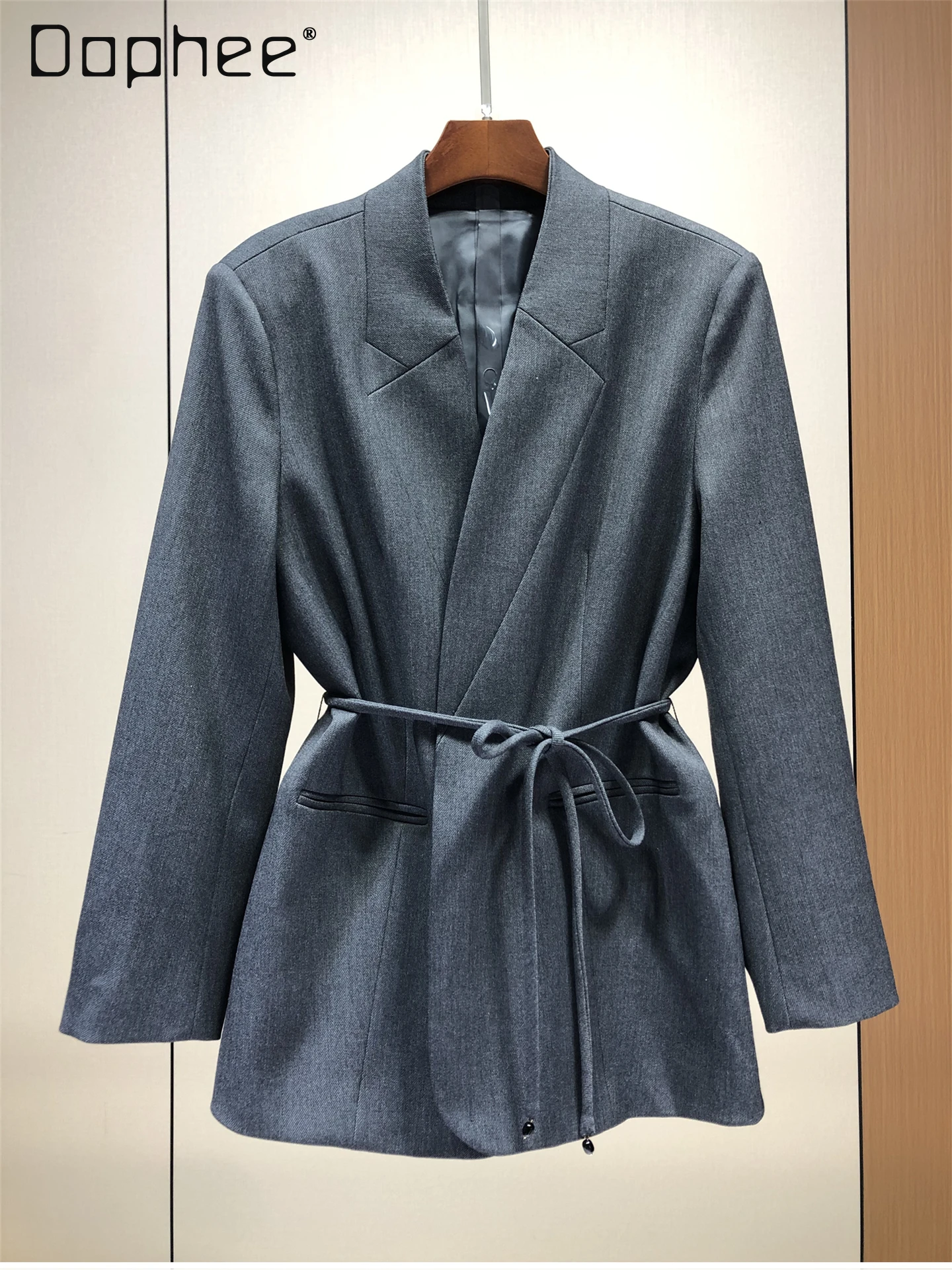 

Высококачественный модный пиджак с v-образным вырезом в европейском стиле, модный пояс, тонкий однотонный универсальный свободный утягивающий пиджак для женщин