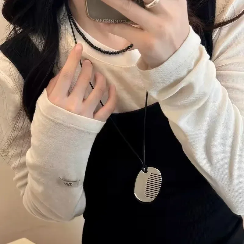 Visper Warna Underso Perempuan