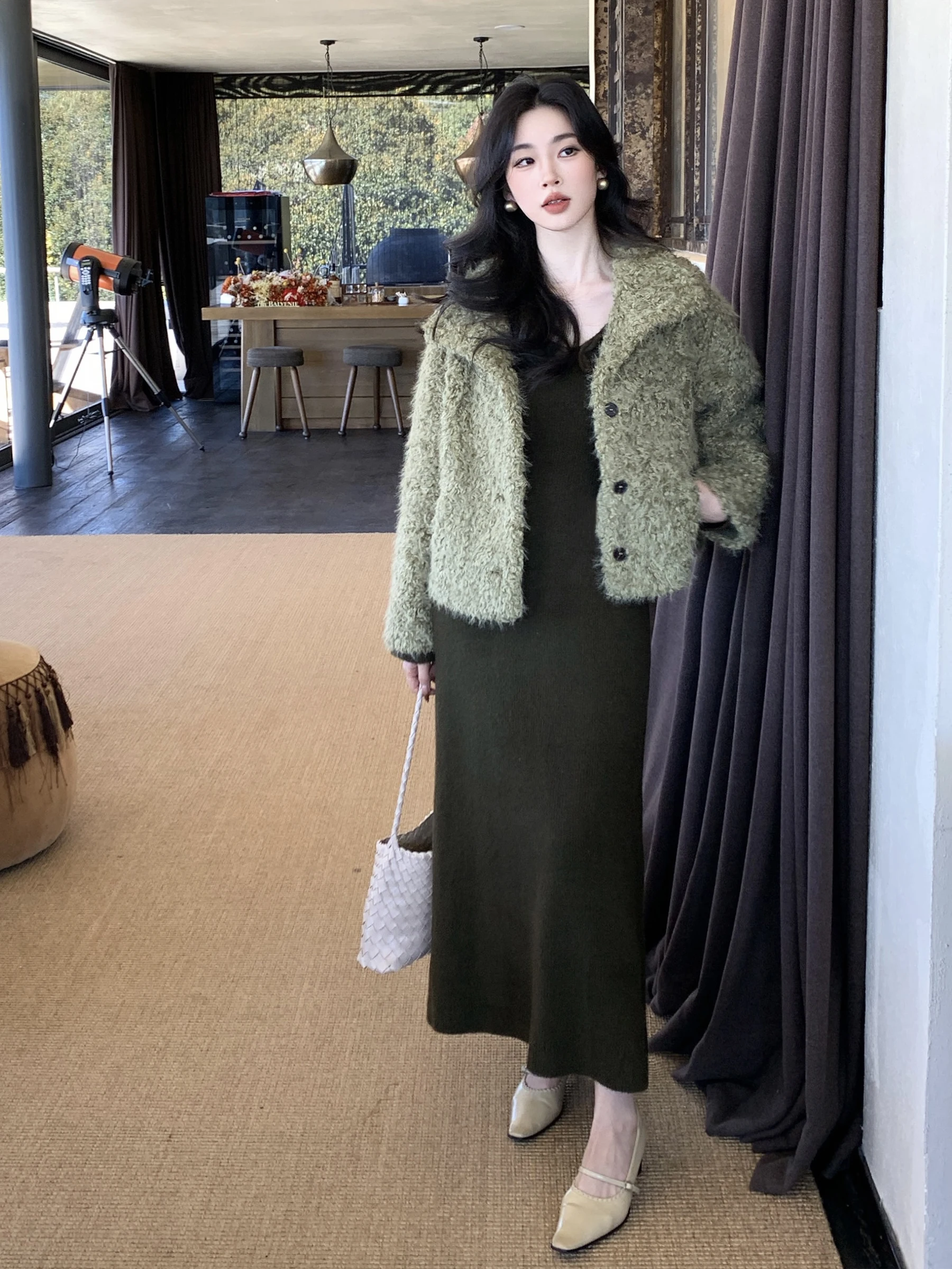 Manteau en cuir et fourrure intégrés, boutonné, en fourrure d'agneau, élégant et polyvalent, à manches longues, pour femme