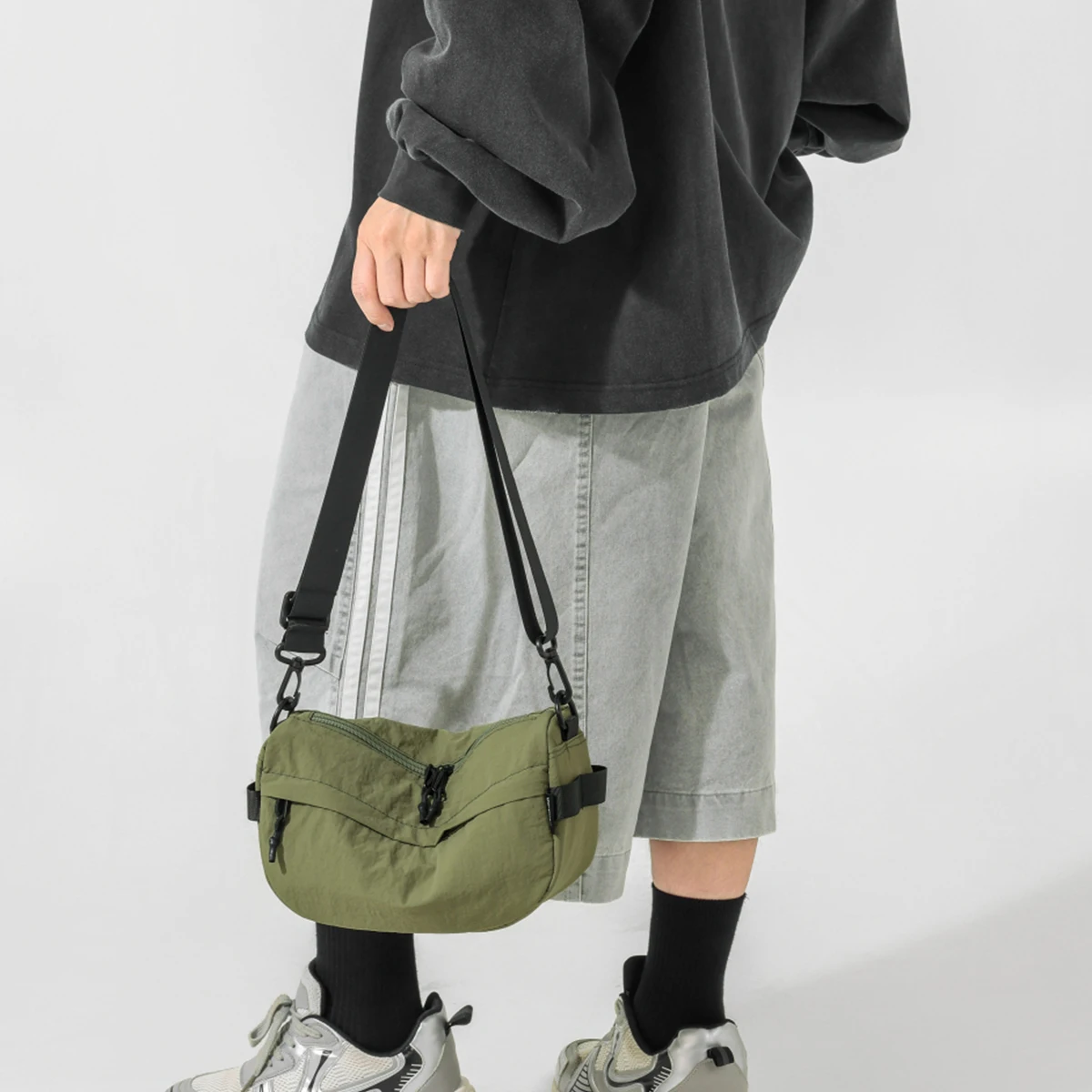 Tragbare Tasche, multifunktional, großes Fassungsvermögen, lässige Umhängetasche, modisch, leichte Outdoor-Schultertasche, kleine Brusttasche, Herren-Schultertasche, Studententasche. – Detail 7