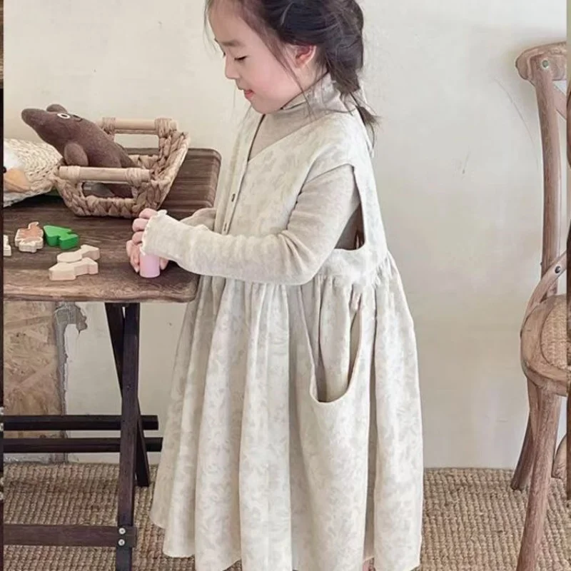 Girl Baby Spring and Autumn Dress Set New Children's Retro Bottom Long Sleeve Top Tank Top Skirt Two Piece Set 2-10Years