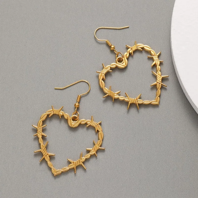 Gothic Vintage Punk Exaggerated Thorns Big Heart Earrings for Women Fashion Hip Hop Band Street Party Jewellery Gift