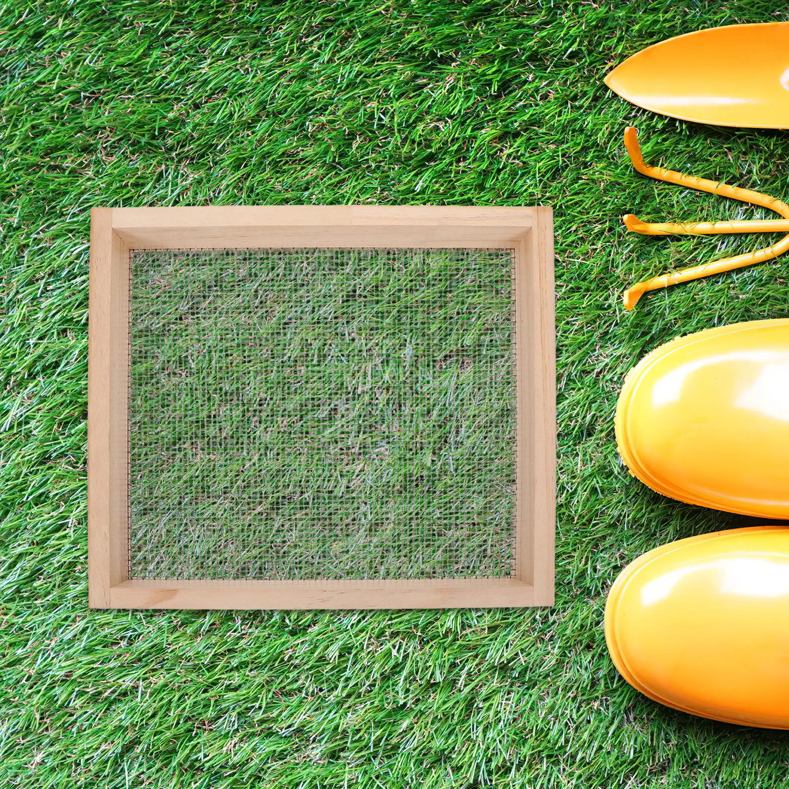 Garden Soil Sifter Compost Potting Soil Wood Frame Metal Mesh 12.6x11.4 Inch Fine Screen for Gardening Outdoor