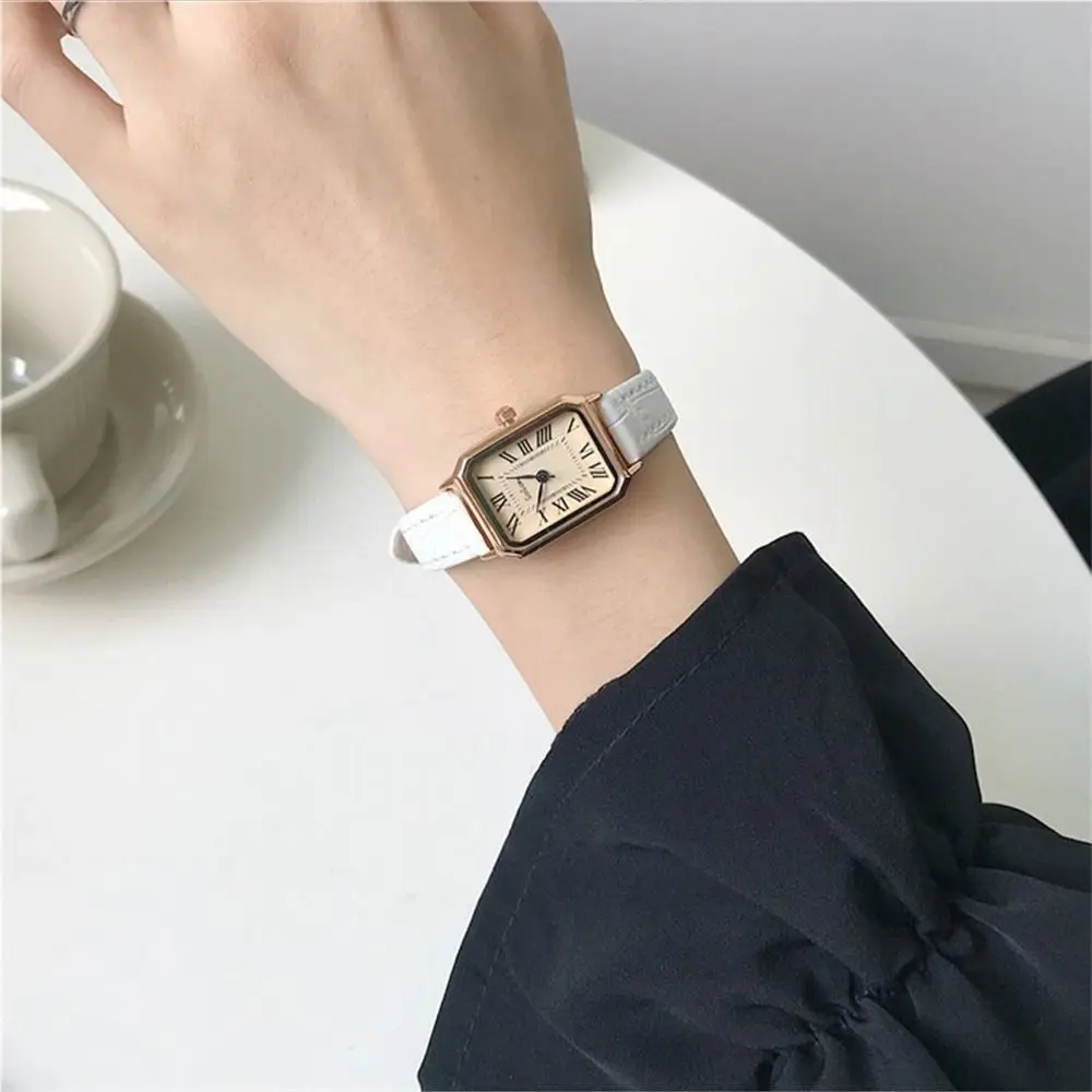 우아한 여성 쿼츠 시계 절묘한 간단한 숙녀 비즈니스 시계 휴대용 장식 여성 손목 시계 매일 사용