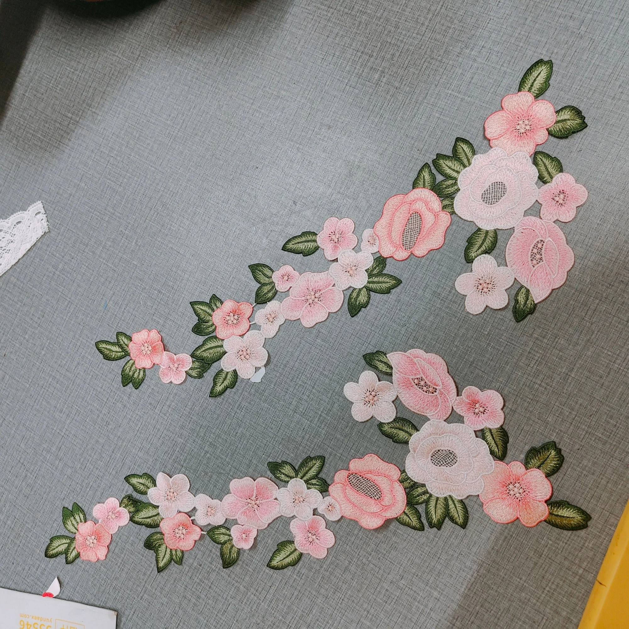 

Пара вышитых аппликаций с цветочным узором для изготовления платьев, нашивки для одежды