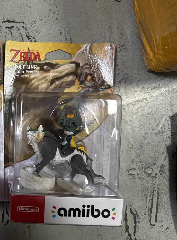 Nintendo Amiibo Figure - 20 hearts Wolf Link - The Legend of Zelda
