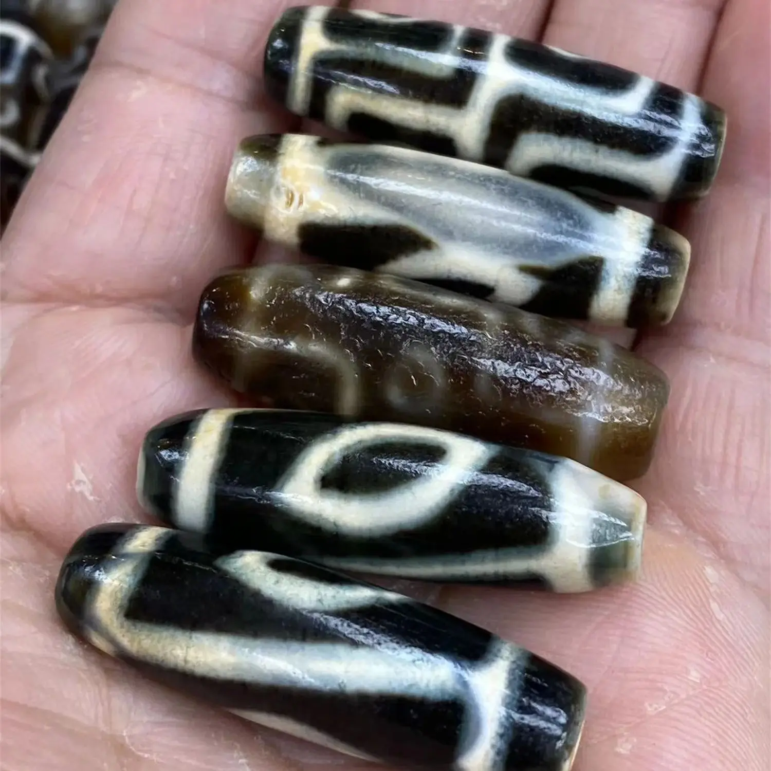 

100pcs/lot Natural multi-pattern old agate dzi Weathering lines Raw ore old material diy Bracelet Necklace accessories Ethnic