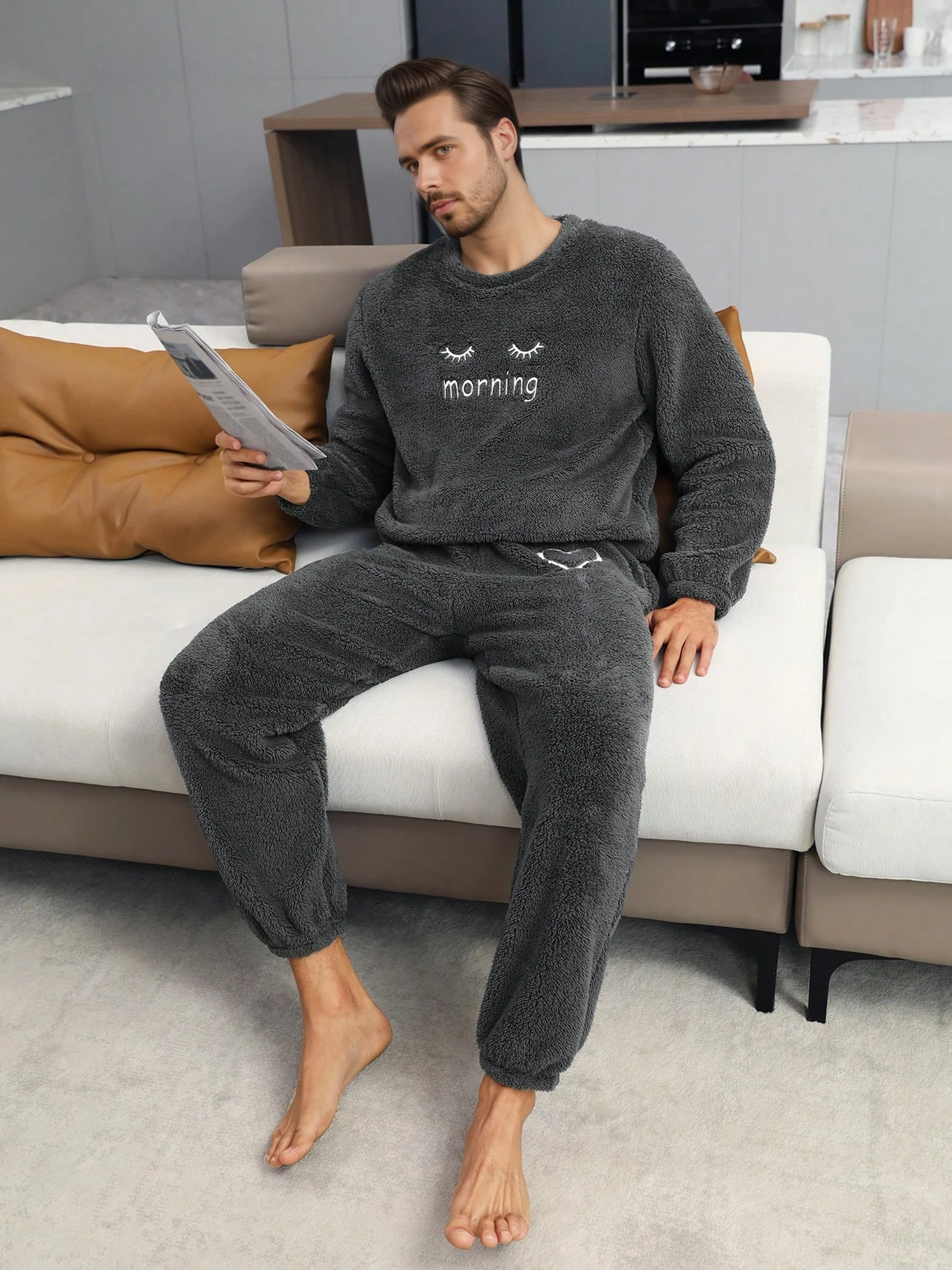 طقم بيجامات رجالي من الفلانيل طقم ملابس مريحة دافئة مطرزة للرموش ملابس مريحة سميكة ملابس منزلية ناعمة ومريحة