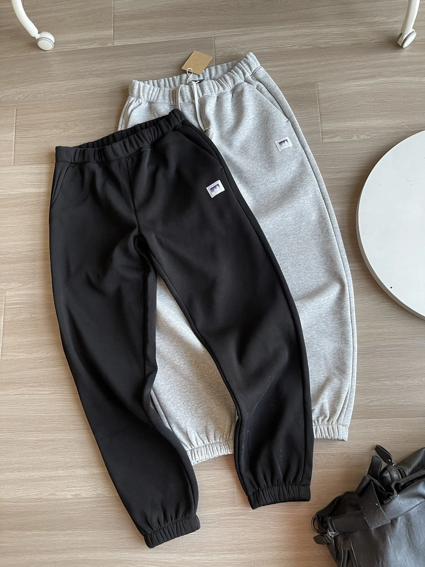 

Thiened Fce Lined Warm Sports Pants American Sle Outdoor Leisure Trousers with Ankle Cuff Long Straight Leg Jeans