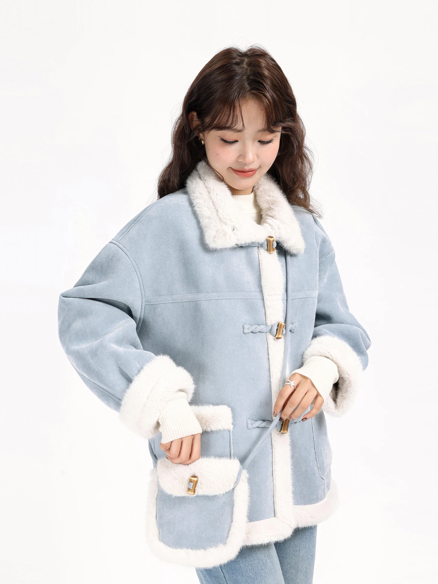 เสื้อโค้ทหนังขนสัตว์อเนกประสงค์ รุ่นใหม่ ฤดูหนาว ปี 2025 สไตล์เกาหลี ดีไซน์โดดเด่น สำหรับผู้หญิง