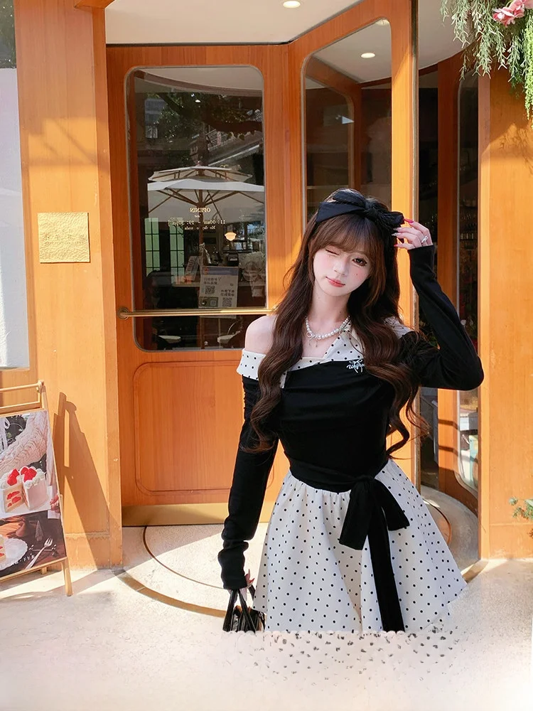 

Sweet Polka Dot Halter Neck Pleated Short Skirt Dress Women's Spring Season Standard Fit Princess Style Long Sleeve A-Line Dress