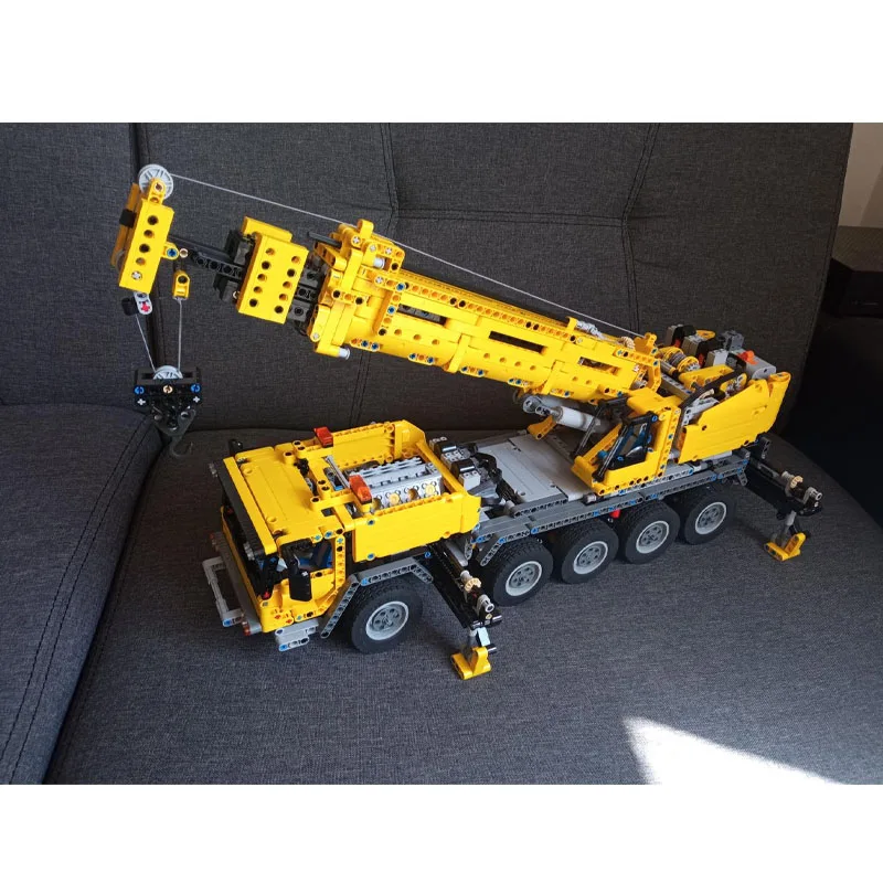 MOC-72302Yellow New Model Urban Construction RC Motorized Crane2597Parts Educational Boy Kids Birthday Building Blocks Toy Gifts