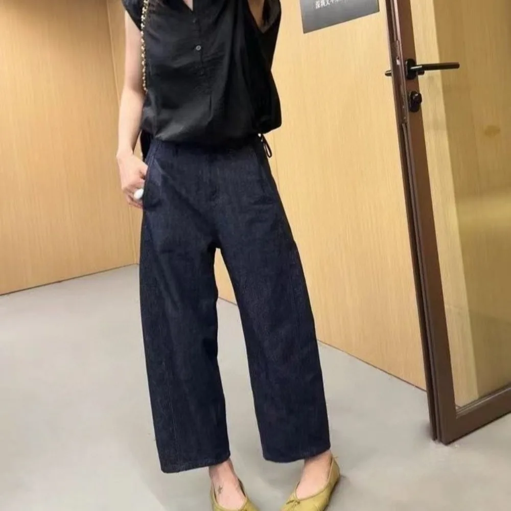 High-quality New Arrival 100% Virgin Cotton Denim Washed Distressed Curved Single Button Cropped Jeans for Women