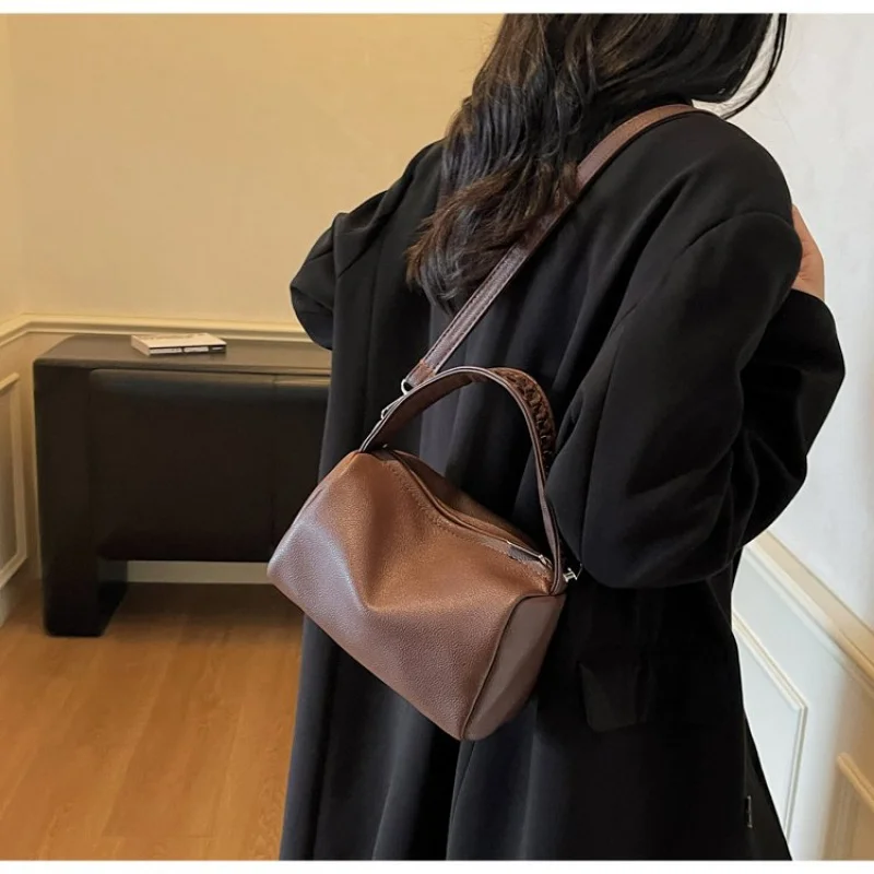 حقيبة ماسنجر نسائية مصنوعة من الجلد الصناعي كاجوال أيرلندا الراقية ذات المظهر اليومي الناعم والواسع #3