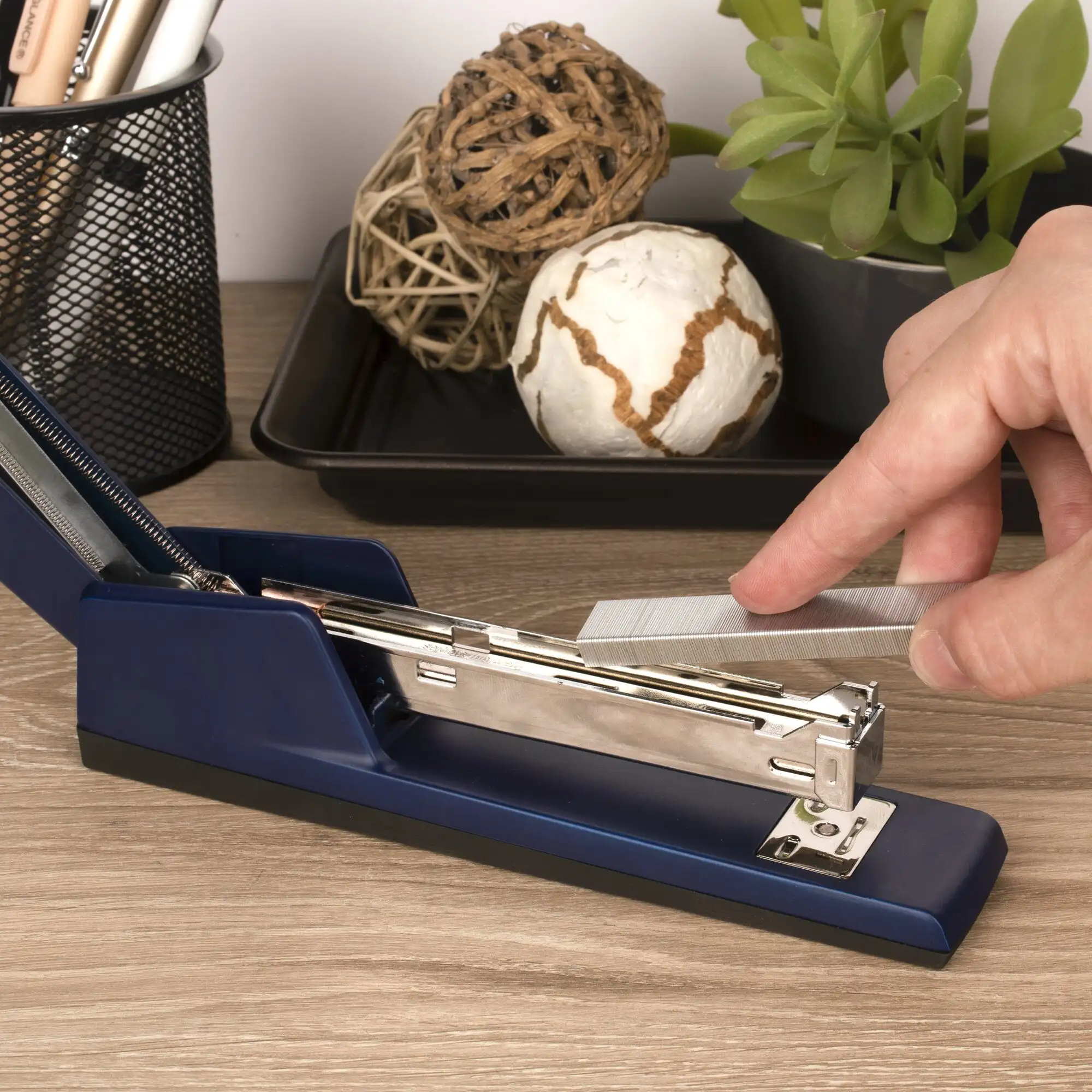 

Swingline 747 Classic Desktop Stapler 30 Sheets Royal Blue - Desktop Staplers