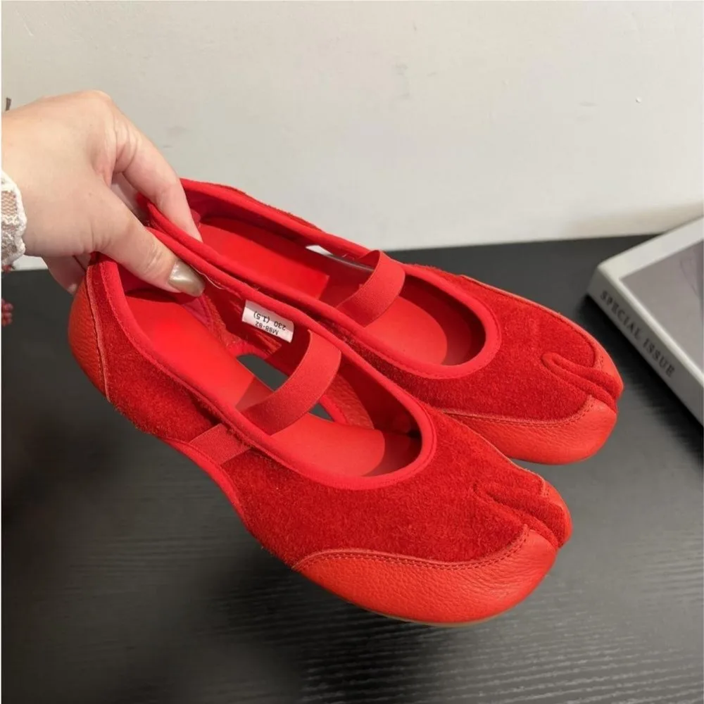 

Women Sandals Split Toe Ballet Dance Shoes Woman Summer Tabi Hollow Flats Loafers Zapatos Mujer Suede Shallow Walking Sneaker