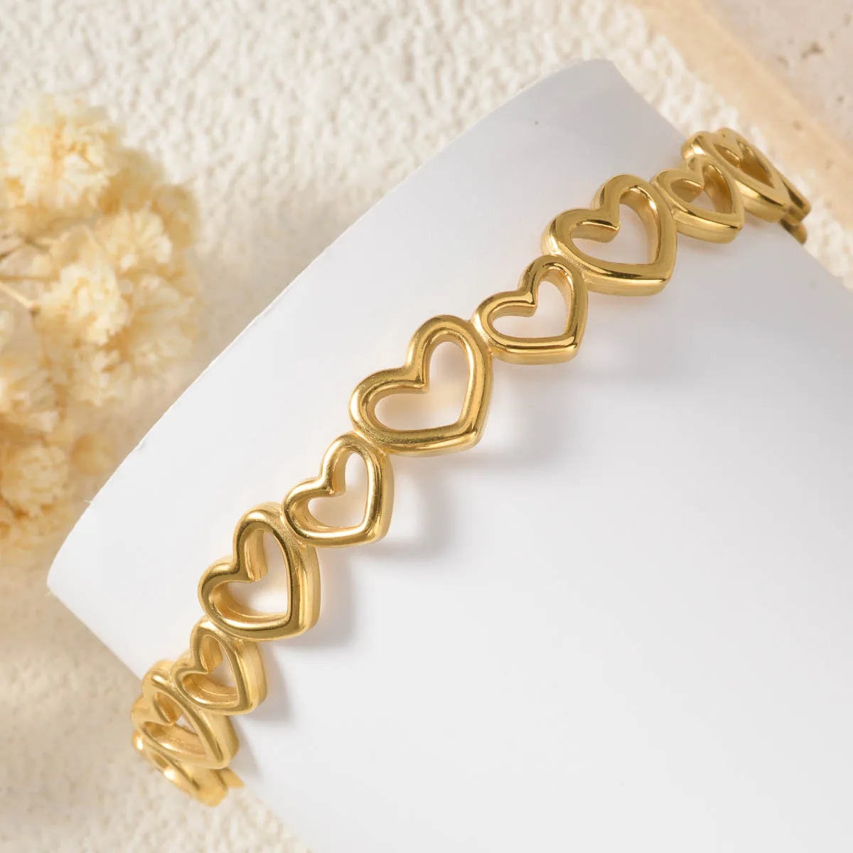 

Hollow Heart-shaped Opening Bracelet Stainless Steel Bangle 18k Gold Plated BraceletWrist Accessories Men Women Gifts