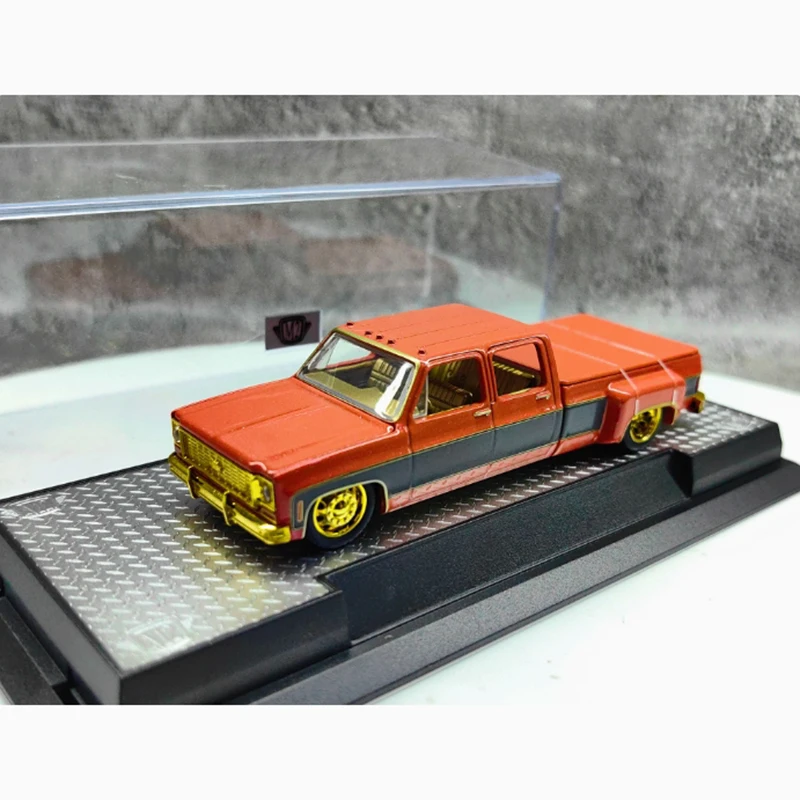 

Diecast 1:64 Scale 1973 Station Wagon Classic Car Racing Pickup Special Edition Alloy Simulation Model Collection Show Gift Toys