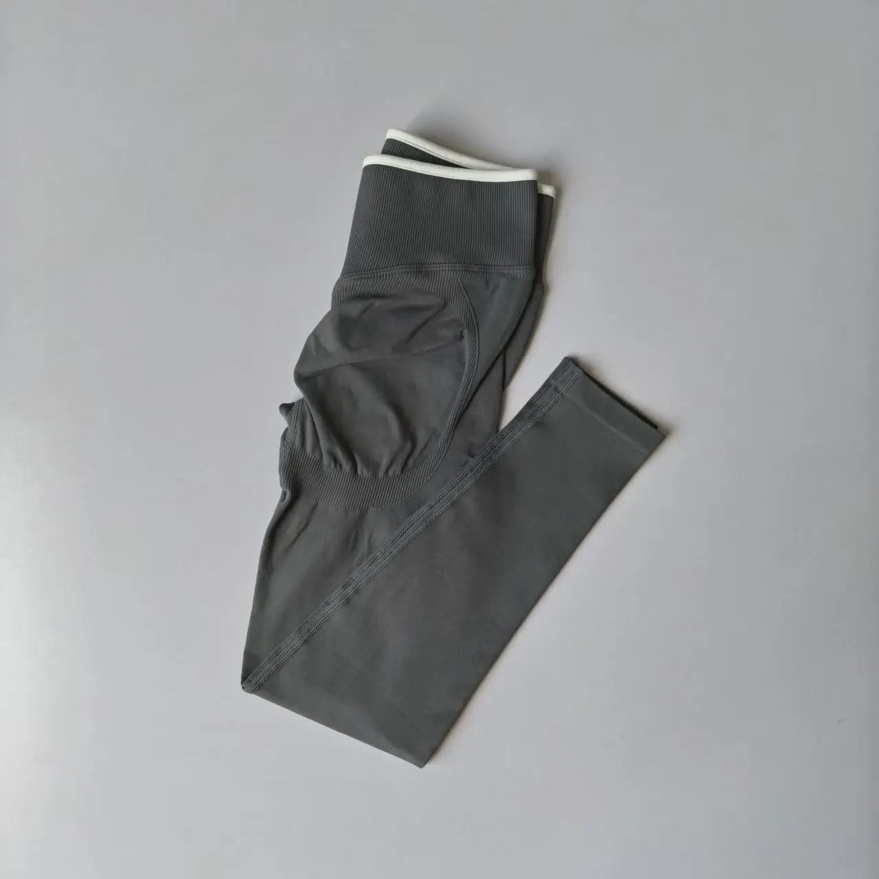Damen Yoga-Leggings, Hüftstraffende Gym-Outwear, Nahtlose Sport-Hose, Hochgeschnittene Fitness-Leggings, Bubble-Butt-Workout-Laufhose – Detail 7