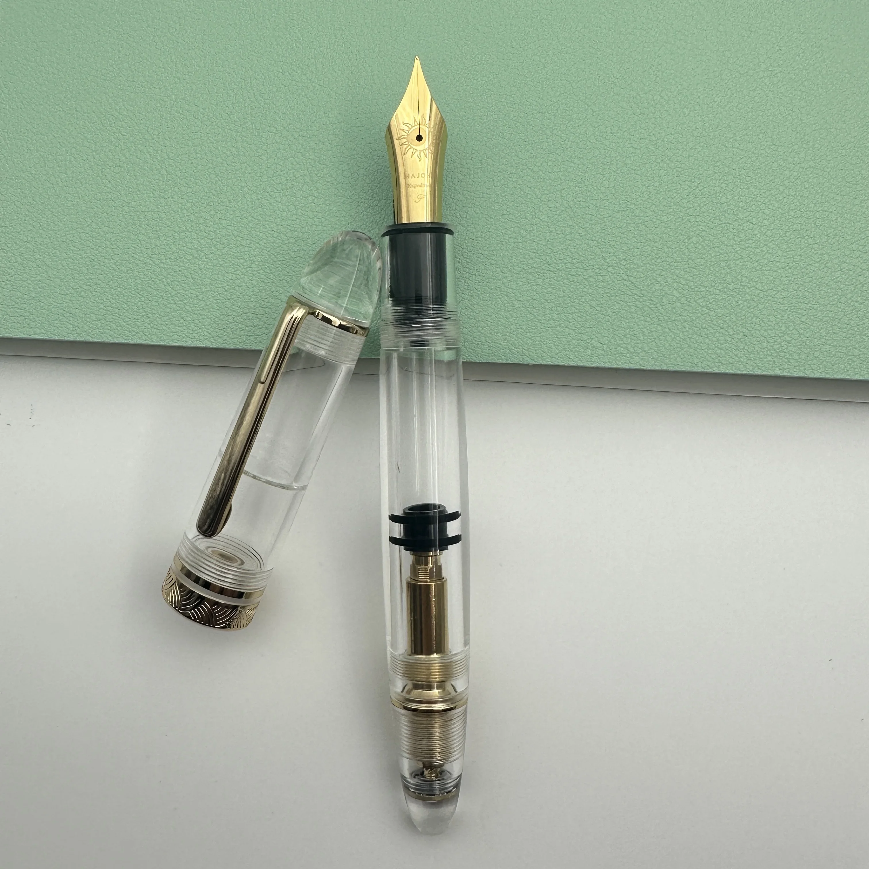 

Элегантная перьевая ручка MAJOHN P140 BOCK NO.8 F/M, акриловый поршень, прозрачная перьевая ручка, эбонитовая подача, большая емкость, чернила для письма, роскошная ручка