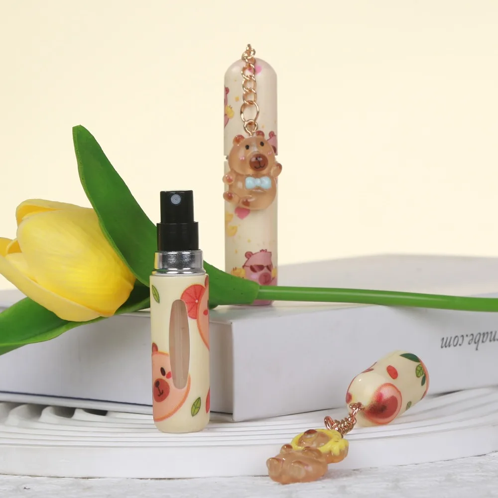 Cartoon 5ml Capibara Bottiglia di profumo Riutilizzabile a prova di perdite Contenitori cosmetici vuoti Spray Atomizzatore Bottiglia da viaggio