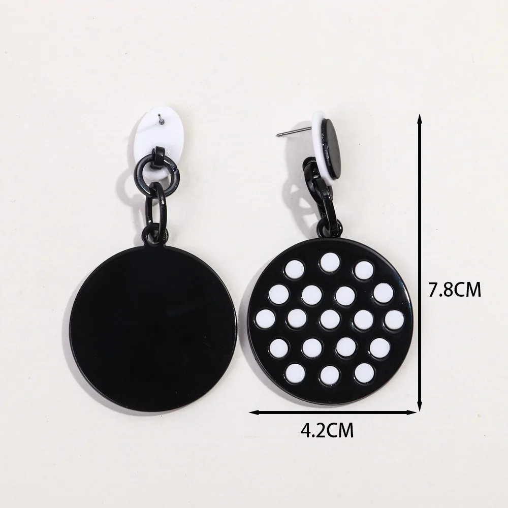 FishSheep Trendy Acrylic Black White Polka Dot Round Drop Earrings for Women Circle Dotted Dangle Earrings Fashion Accessories