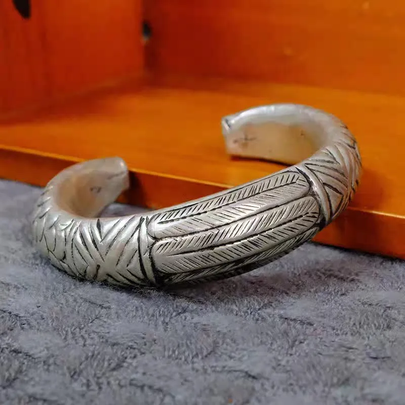 

Ethnic Style Handmade Traditional Miao Bracelet Men And Women Hollowed Out Carved Retro Elegant Bracelet China