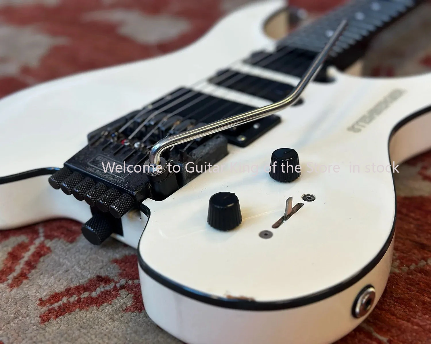 متجر مخصص ساخن '80s Steinberger TransTrem جيتار كهربائي مقطوعة الرأس 3698