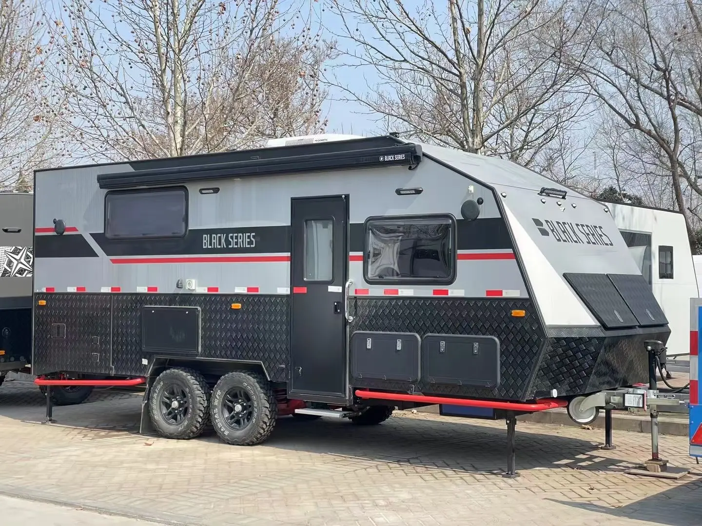 

Китайский внедорожный автодом-прицеп с подъемной крышей, душем и туалетом для кемпинга