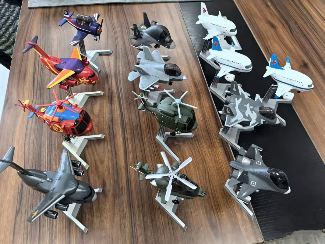 

collectible aircraft Cartoon Q Version SU-57 Fighter Jet J35/J20/SU34 Series Alloy Model Cute Plane Toy Collectible Gift for Fan