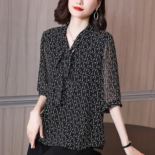 Imagen 2 del producto Blusa de gasa con lazo para mujer, Top informal negro de media manga con cuello de pico, holgado, Vintage, a la moda, talla grande 5XL, 2022