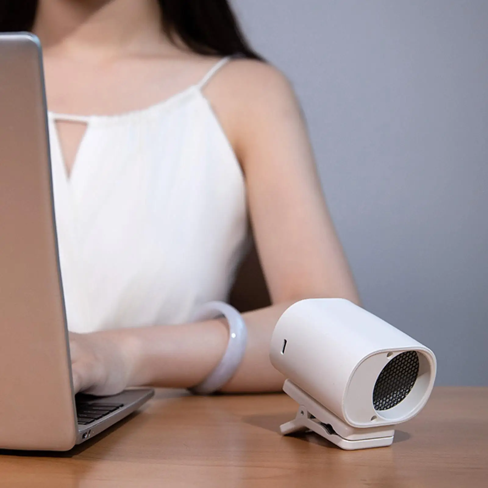 المشبك على مروحة المشبك في الهواء الطلق على مروحة للقميص 360 درجة للتدوير حل الطقس الساخن للكلاب المشي جولف اليوغا كبار السن نزهة
