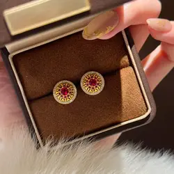 Foydjew Luxury Retro Jewelry Hollow Design Gold Color Stud Earrings with Red Zircon Ruby Banquet Party Accessories For Women