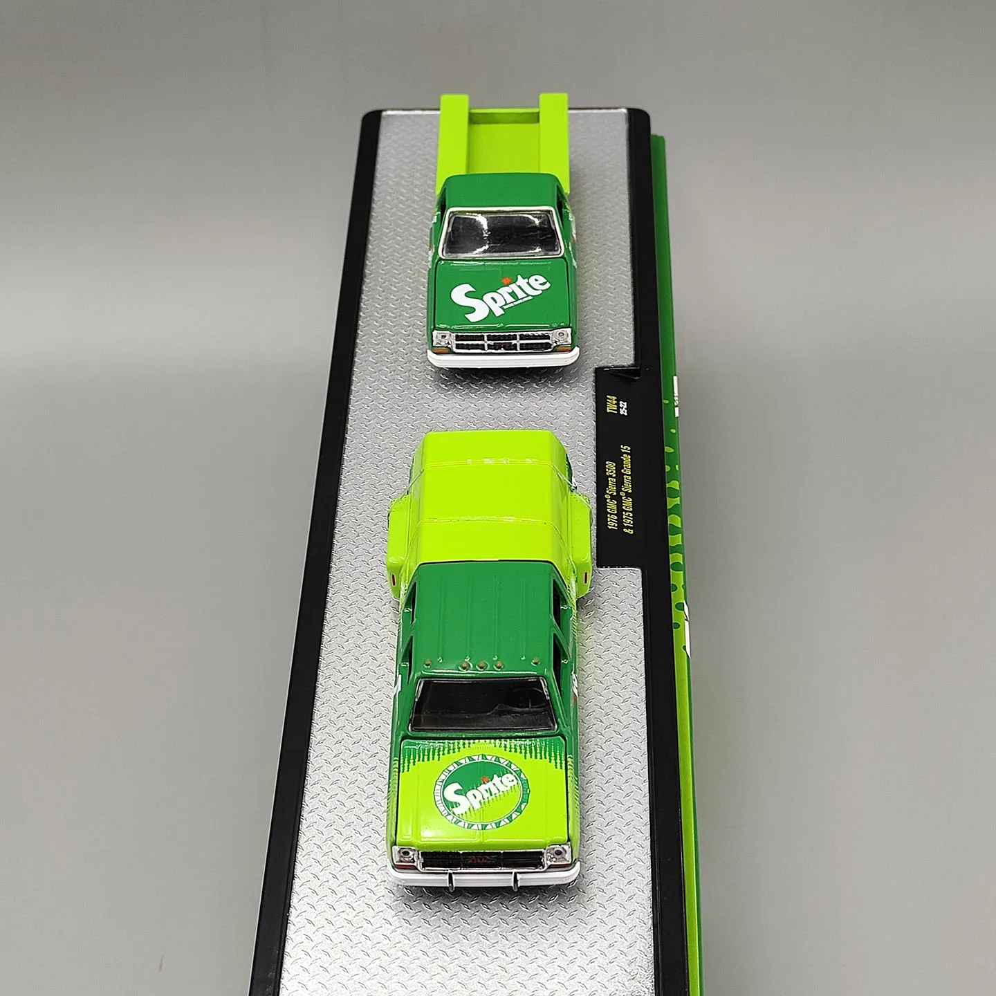 Diecast M2 1:64 Scale 1976 GMC Sierra 3500 & 1975 Grande 15 Alloy Car Model view 5