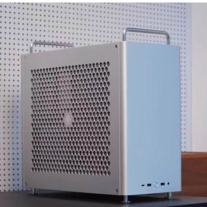 B2Max all-aluminum desktop chassis portable and 360 water cooling