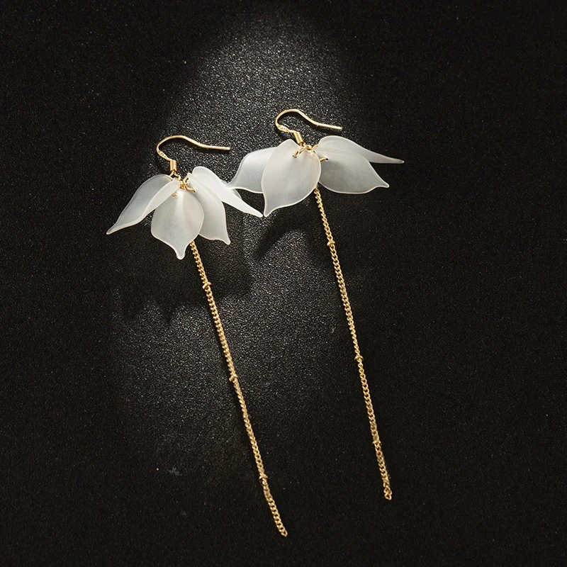 White Plastic Flower Hook Earrings Fairy Long Hanging Earrings for Women Acrylic Temperamental Party Ear Jewelry Gold Color Link